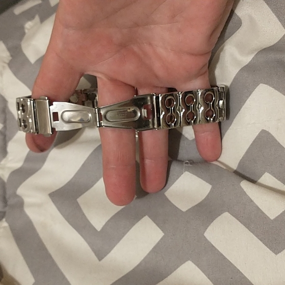 Beautiful Quartz Silver Crystal Watch! - Picture 5 of 13